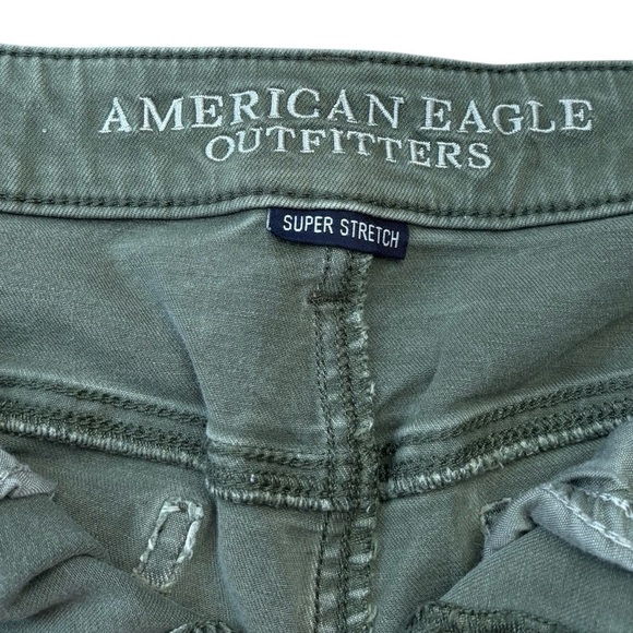 American Eagle, AEO Twill, Midi Shorts, Size 8, Green - Picture 2 of 8
